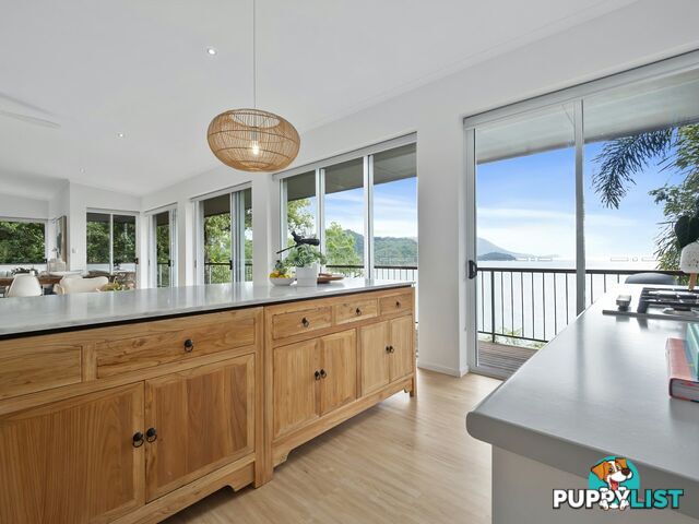 15 Dowsett Close YORKEYS KNOB QLD 4878