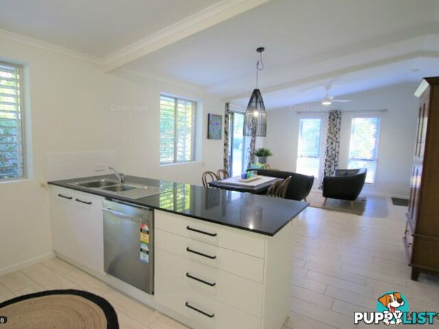 2/15 Cumming Street BONGAREE QLD 4507