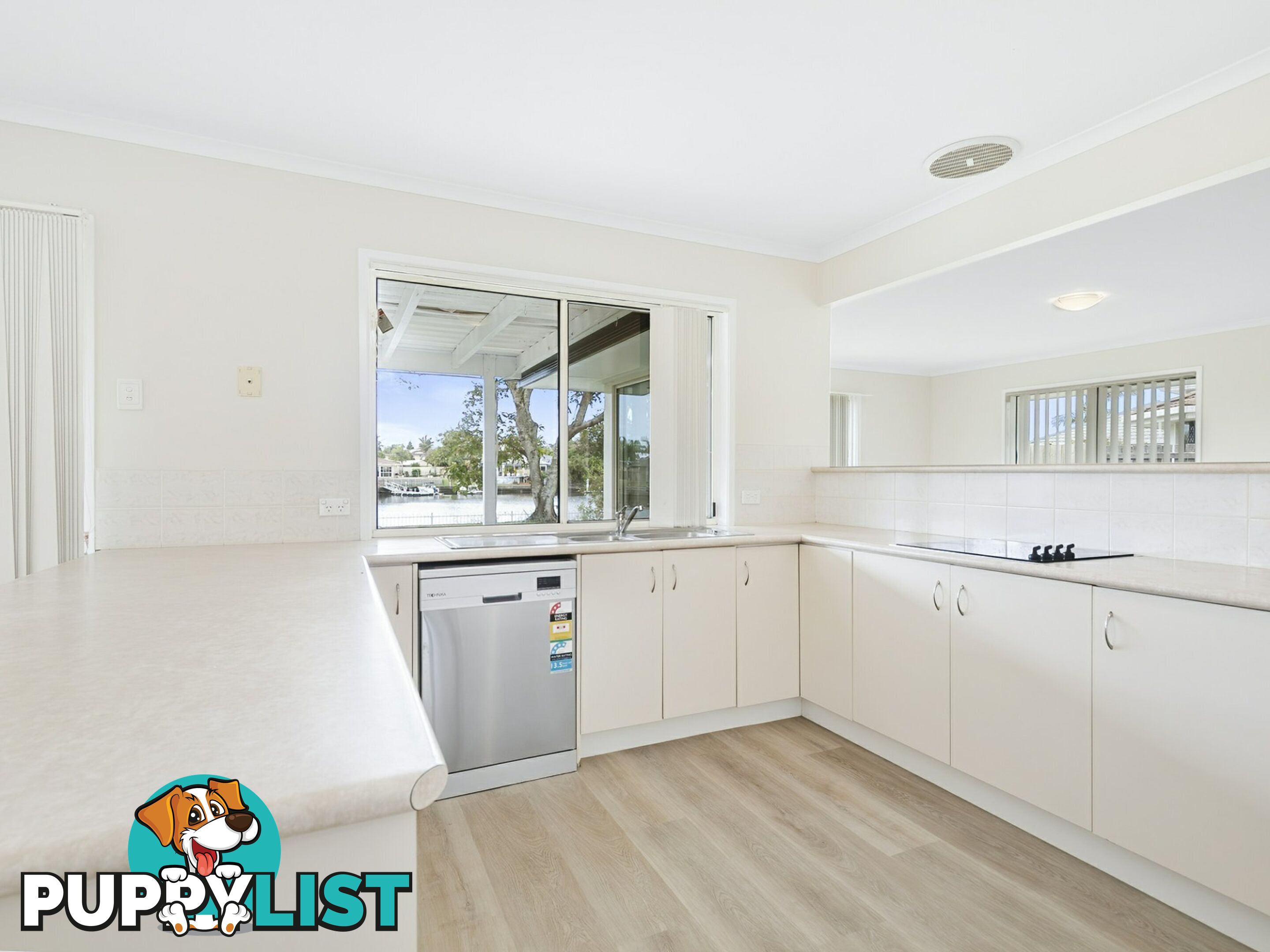 18 Pacific Drive BANKSIA BEACH QLD 4507