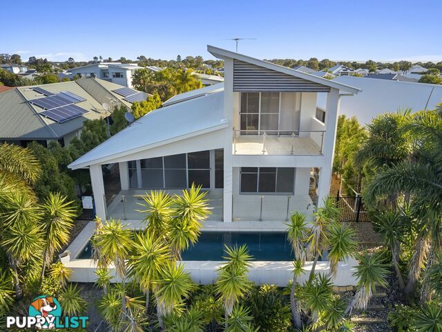 30 The Peninsula BANKSIA BEACH QLD 4507