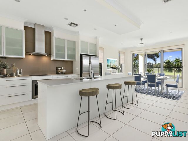 30 The Peninsula BANKSIA BEACH QLD 4507