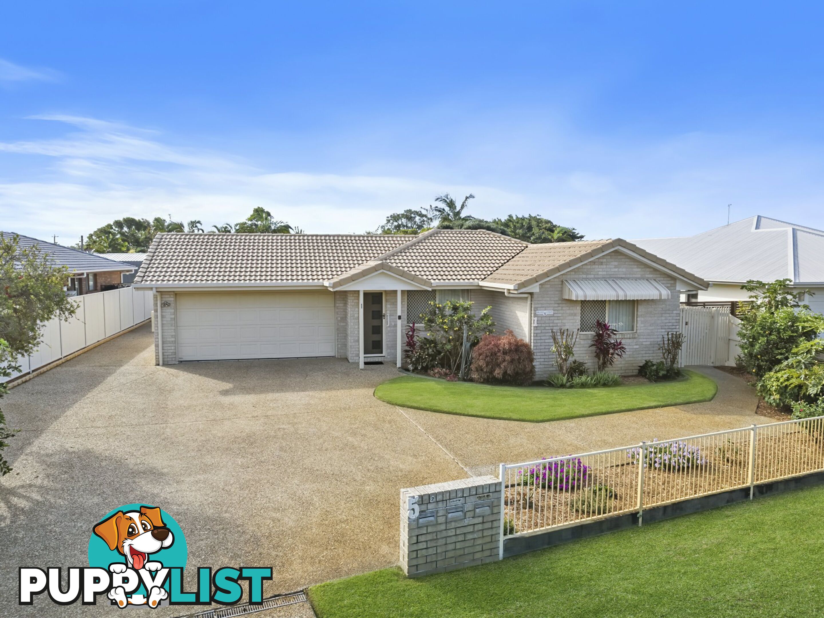 1/5 Carl Court BANKSIA BEACH QLD 4507