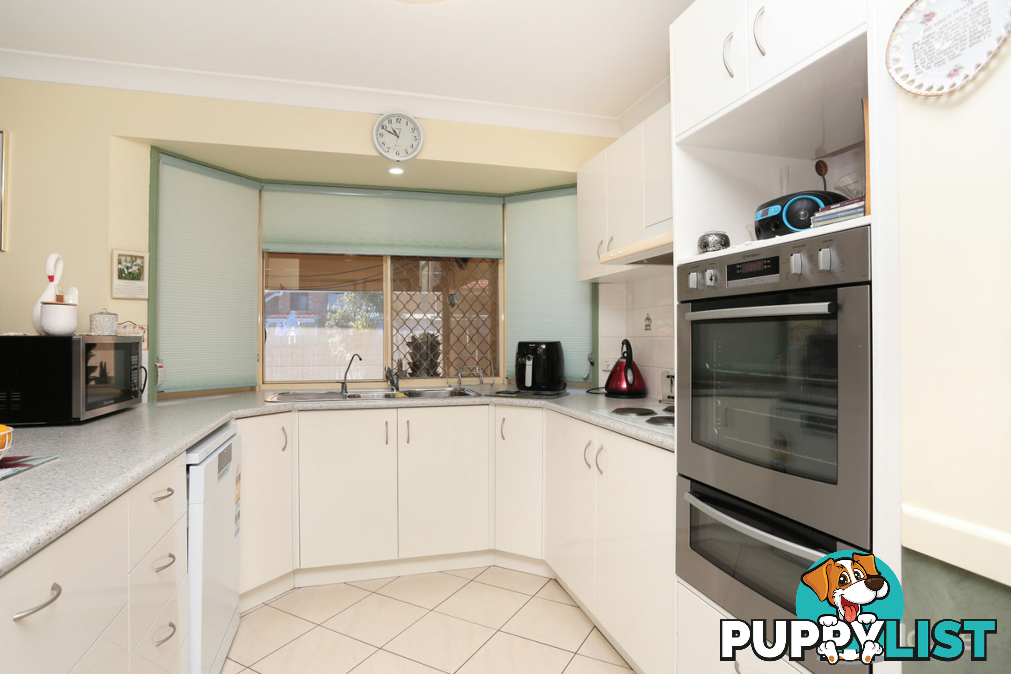 12 Chiltern Place SANDSTONE POINT QLD 4511