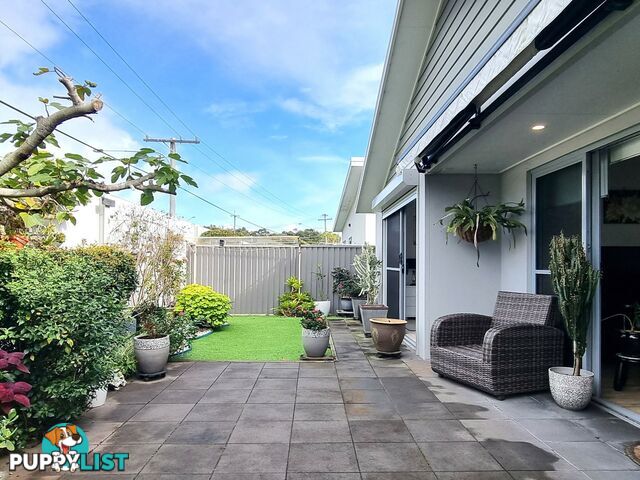 7/2 Spinnaker Drive SANDSTONE POINT QLD 4511