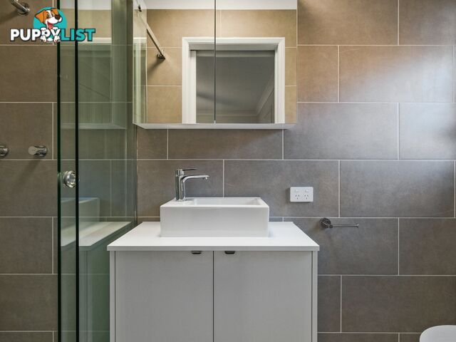 17 Bream Court SANDSTONE POINT QLD 4511
