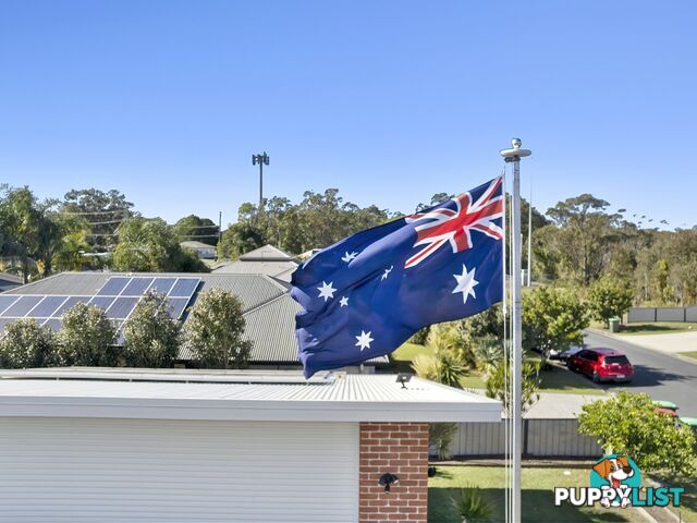 6 Sinclair Place NINGI QLD 4511