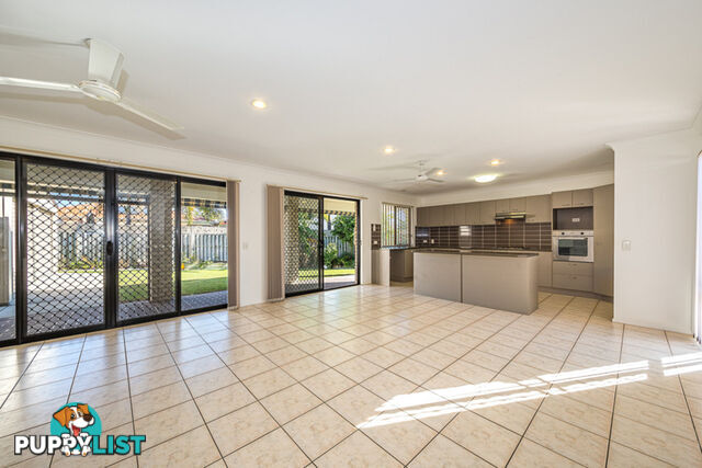 3 Middle Cove Court SANDSTONE POINT QLD 4511