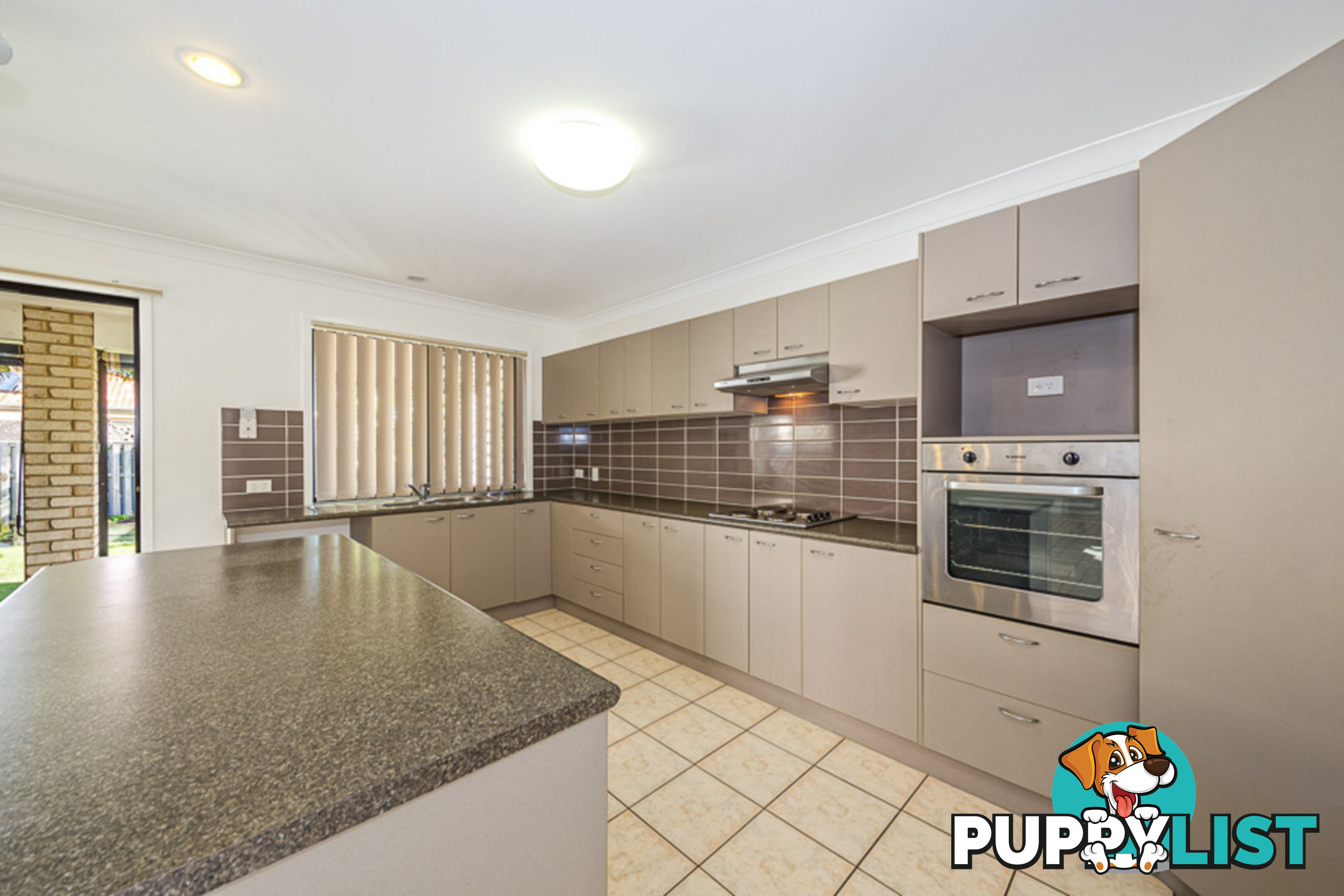 3 Middle Cove Court SANDSTONE POINT QLD 4511