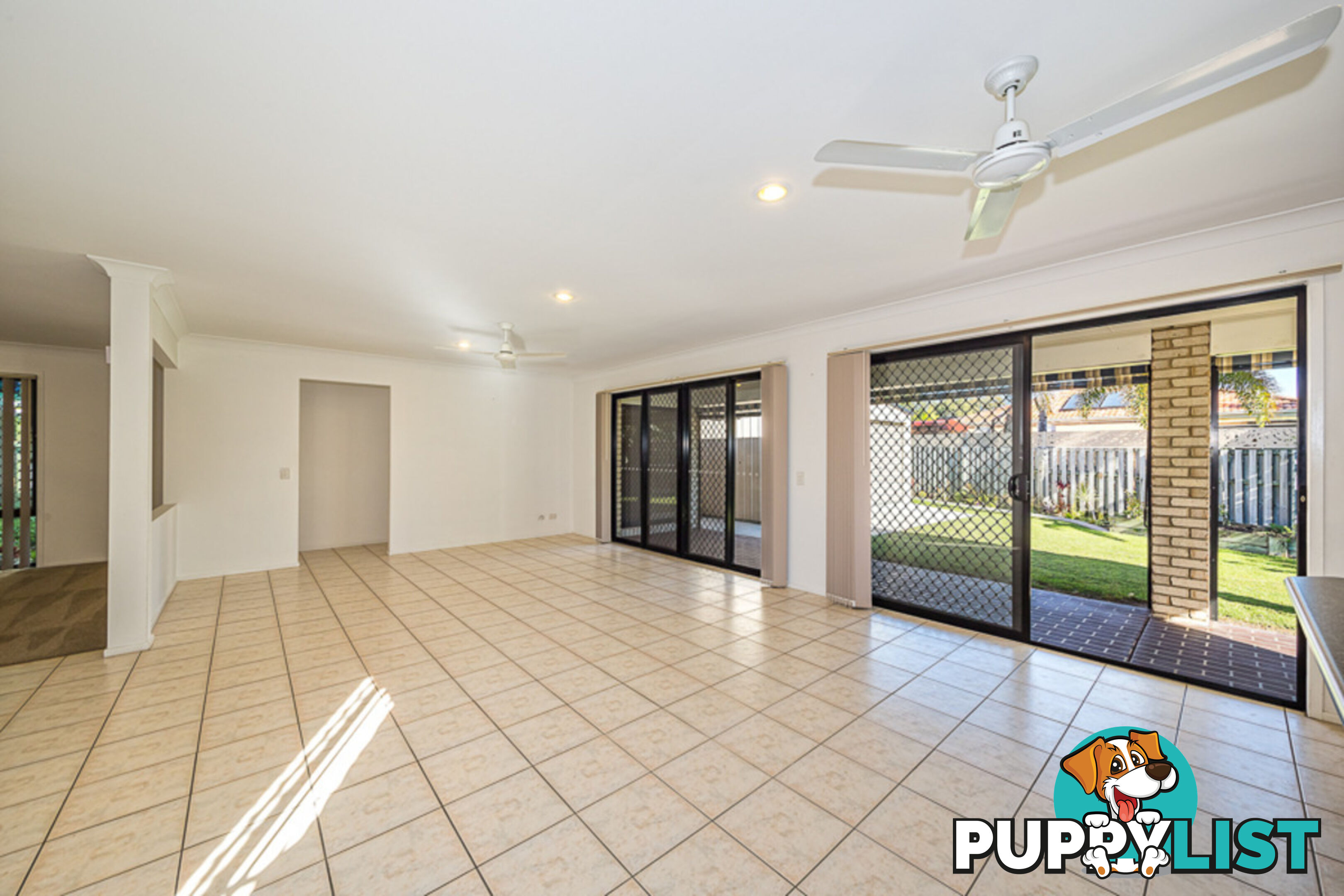 3 Middle Cove Court SANDSTONE POINT QLD 4511