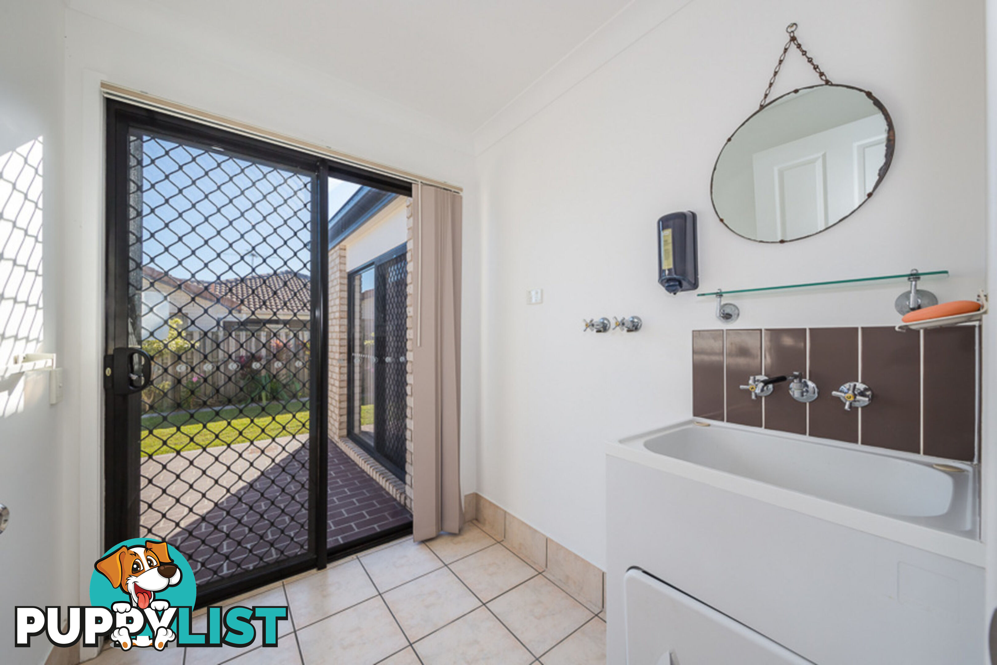 3 Middle Cove Court SANDSTONE POINT QLD 4511