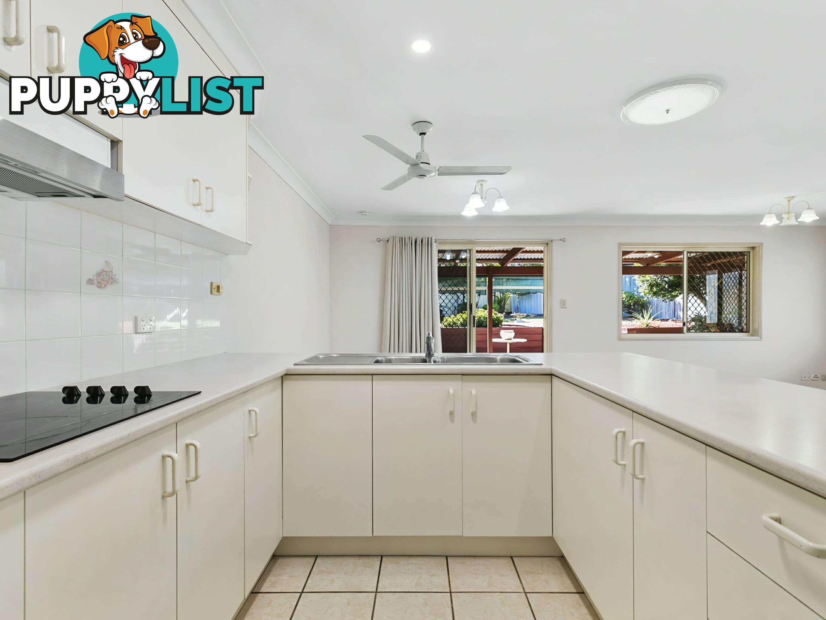 2/60 Headsail Drive BANKSIA BEACH QLD 4507