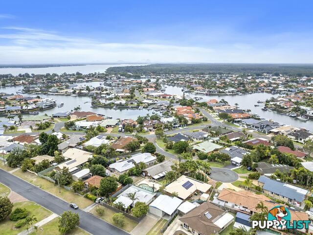 8 Fathom Court BANKSIA BEACH QLD 4507