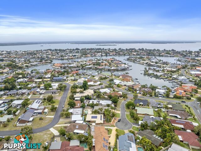 8 Fathom Court BANKSIA BEACH QLD 4507