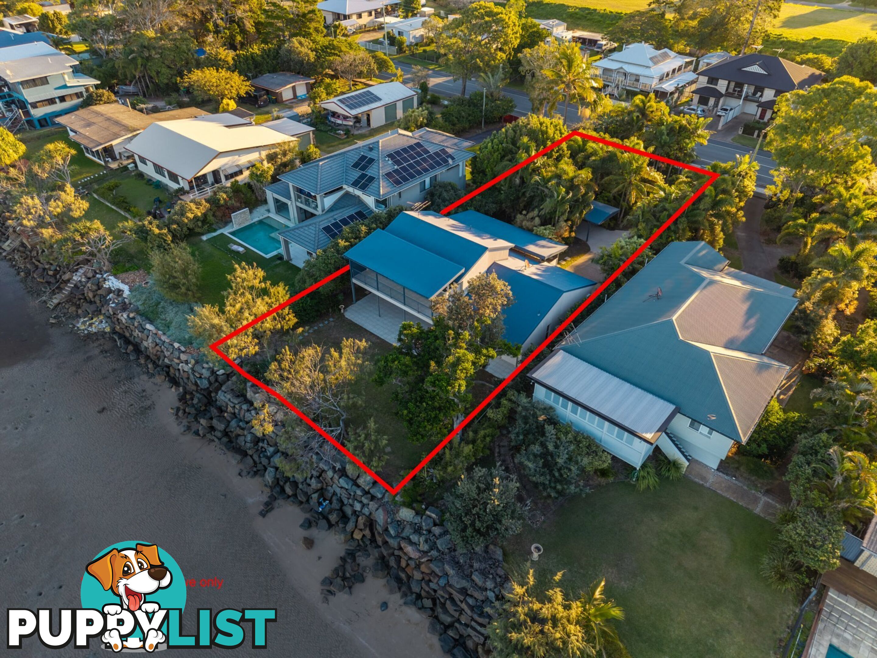 33 Biggs Avenue BEACHMERE QLD 4510