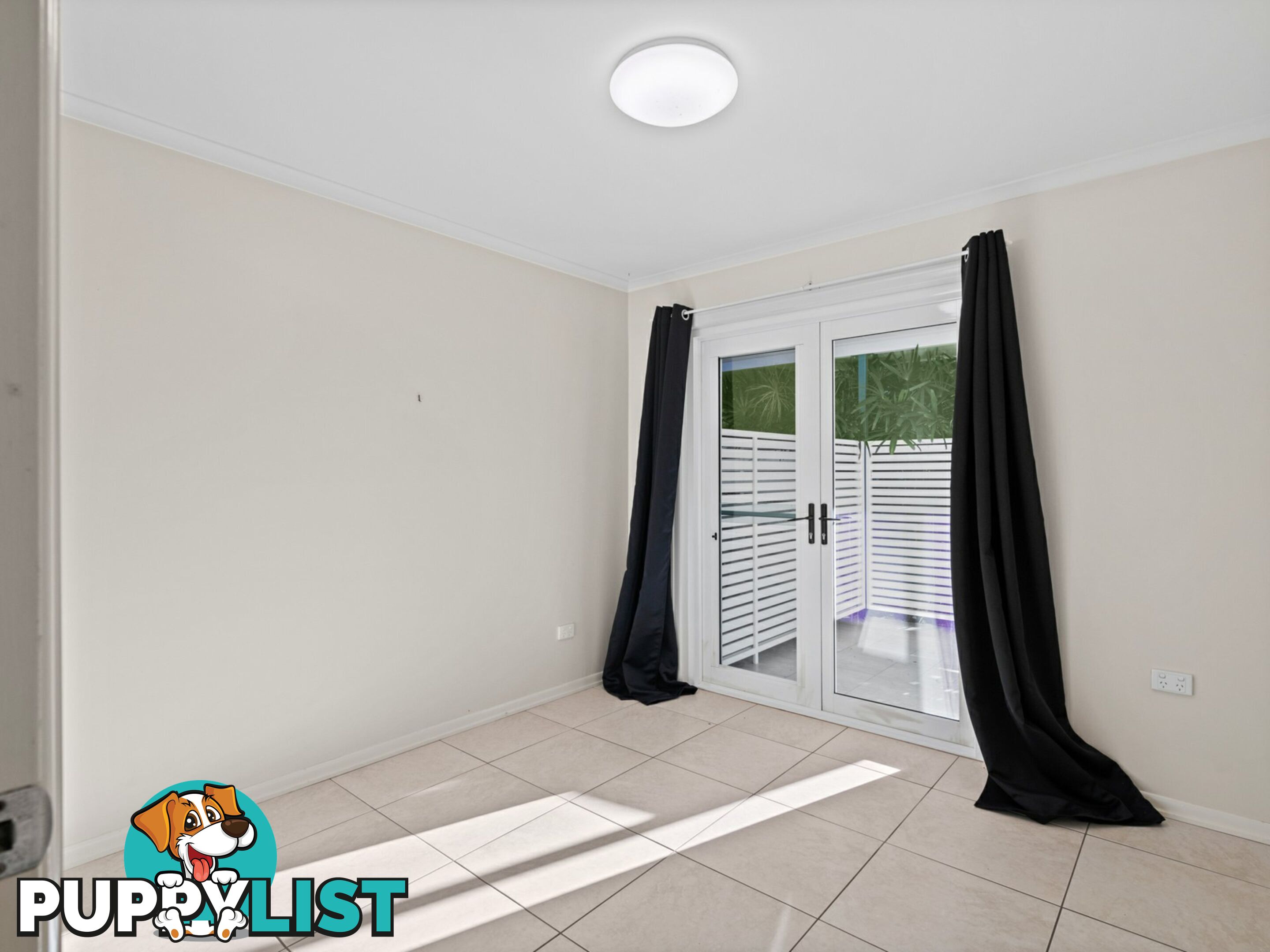 33 Biggs Avenue BEACHMERE QLD 4510