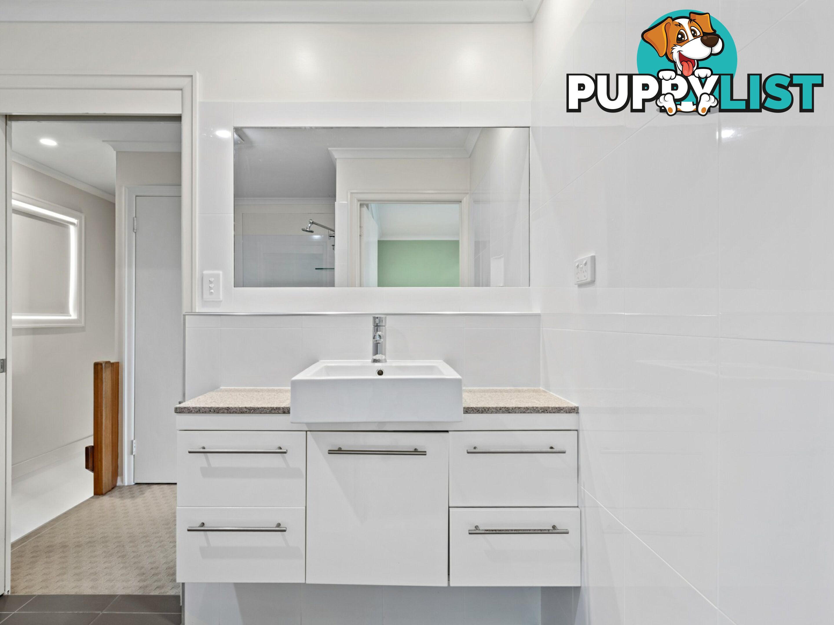 33 Biggs Avenue BEACHMERE QLD 4510