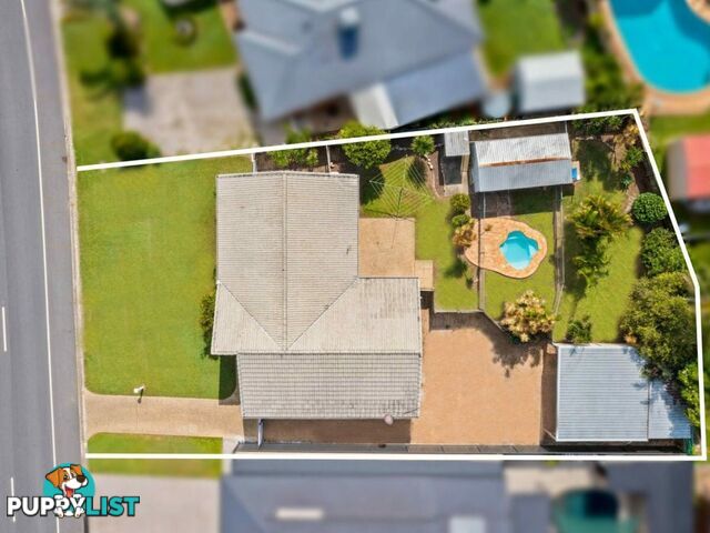 4 Lachlan Crescent SANDSTONE POINT QLD 4511