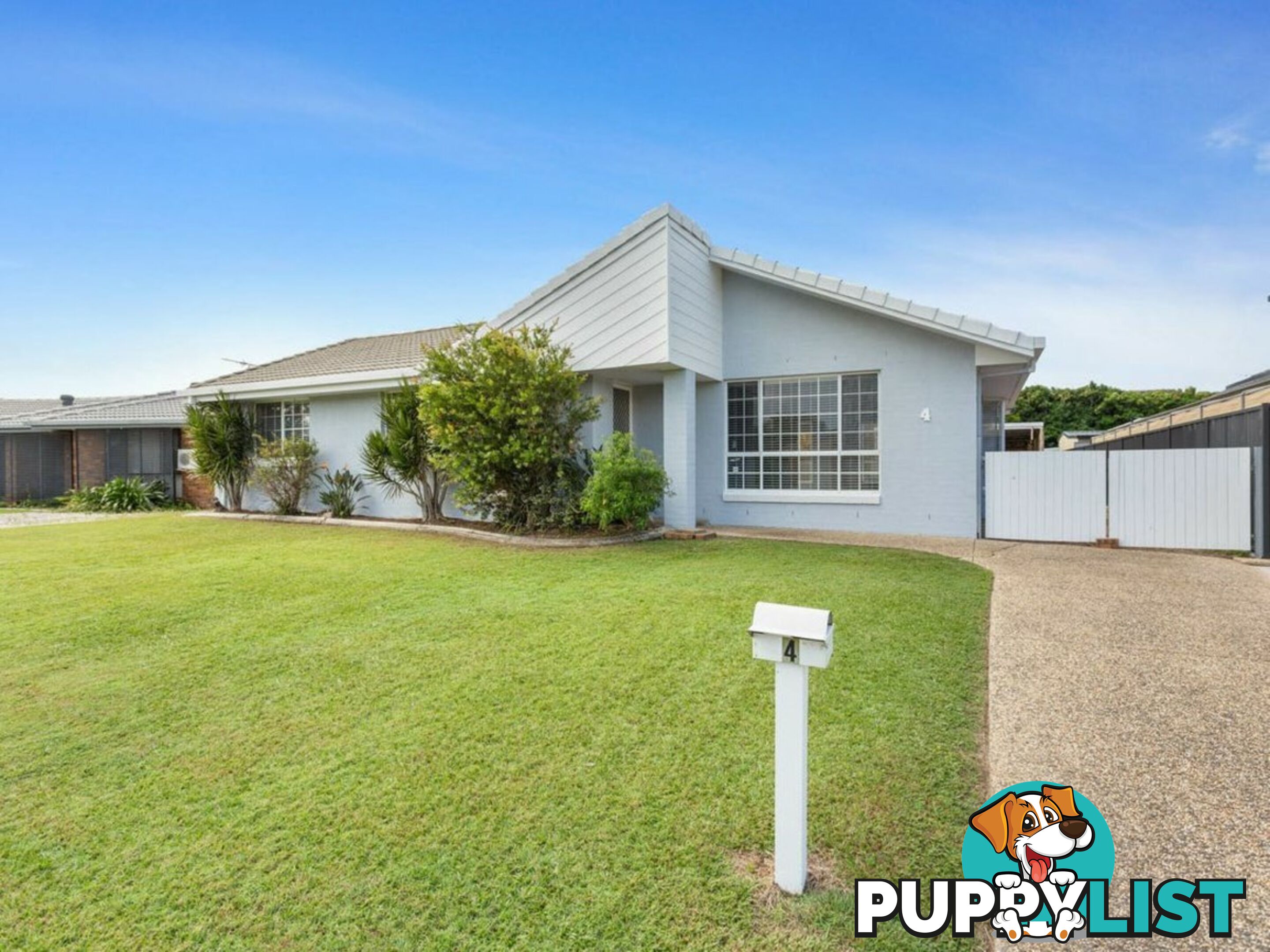 4 Lachlan Crescent SANDSTONE POINT QLD 4511