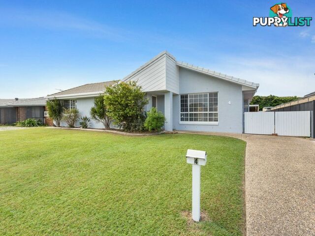 4 Lachlan Crescent SANDSTONE POINT QLD 4511