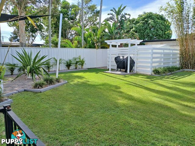 4 Beagle Avenue BANKSIA BEACH QLD 4507