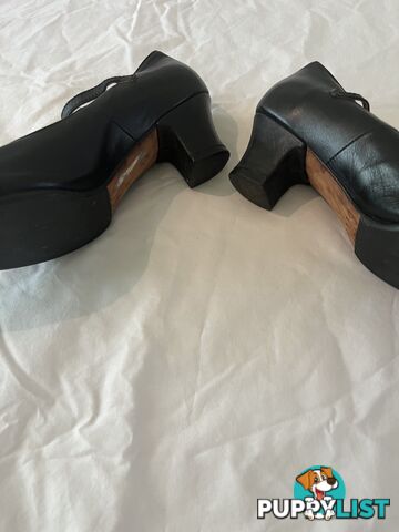 Bloch Character Dance Shoes