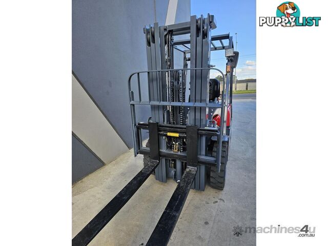 NEW UHI FD25, 2.5T DIESEL FORKLIFT WITH SIDE SHIFT (WA ONLY)