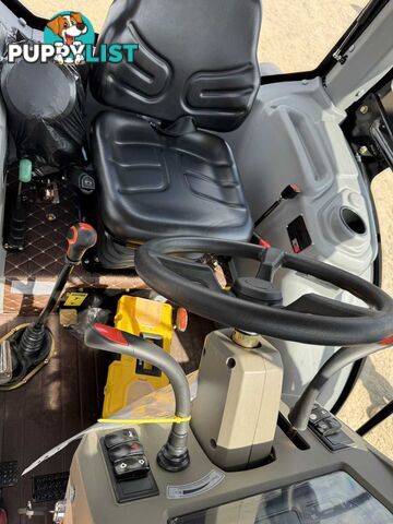 NEW UHI 90HP TRACTOR WITH 7 ATTACHMENTS (WA ONLY)