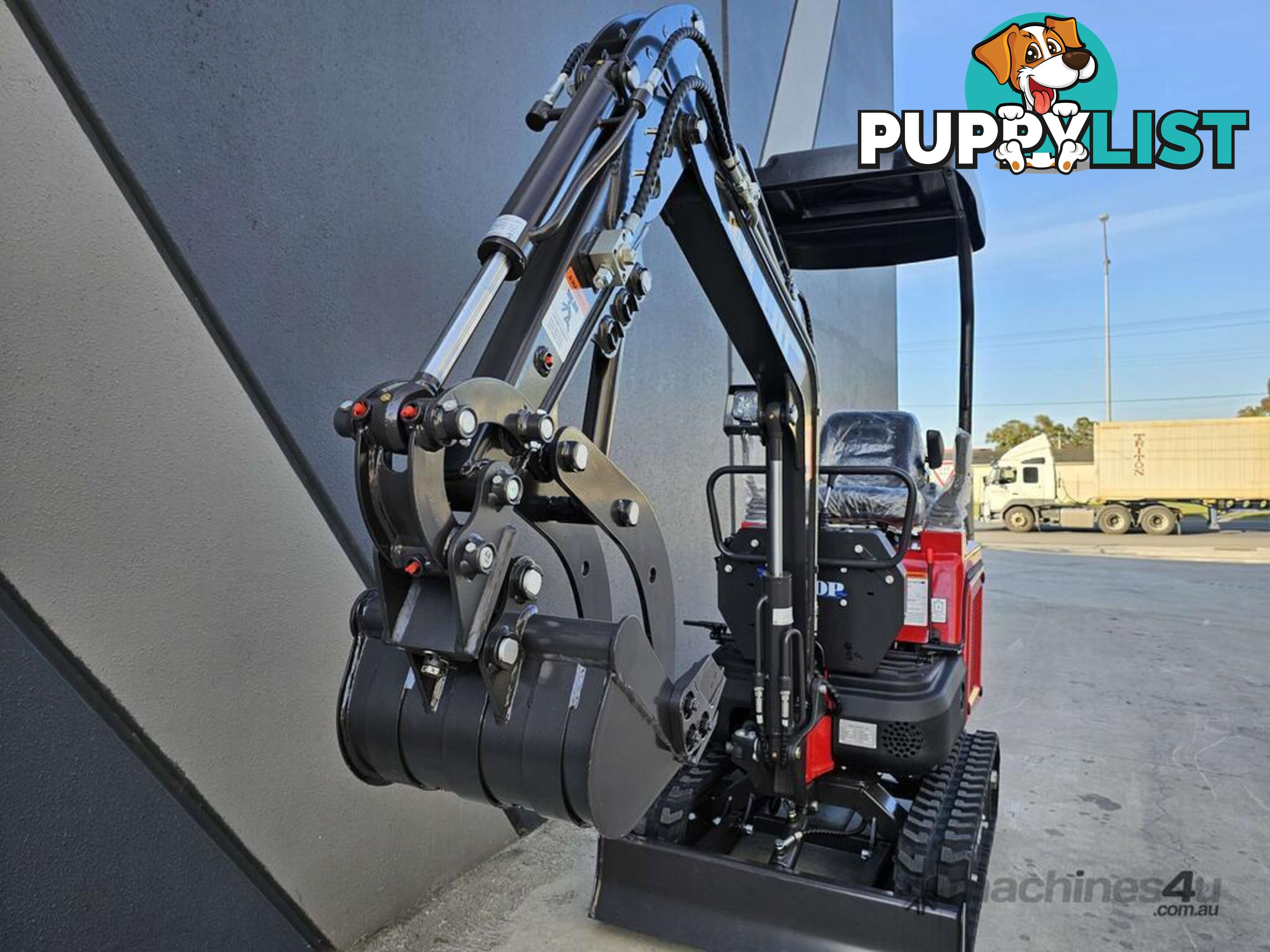 NEW UHI UME10P MINI EXCAVATOR WITH 9 ATTACHMENTS (WA ONLY)