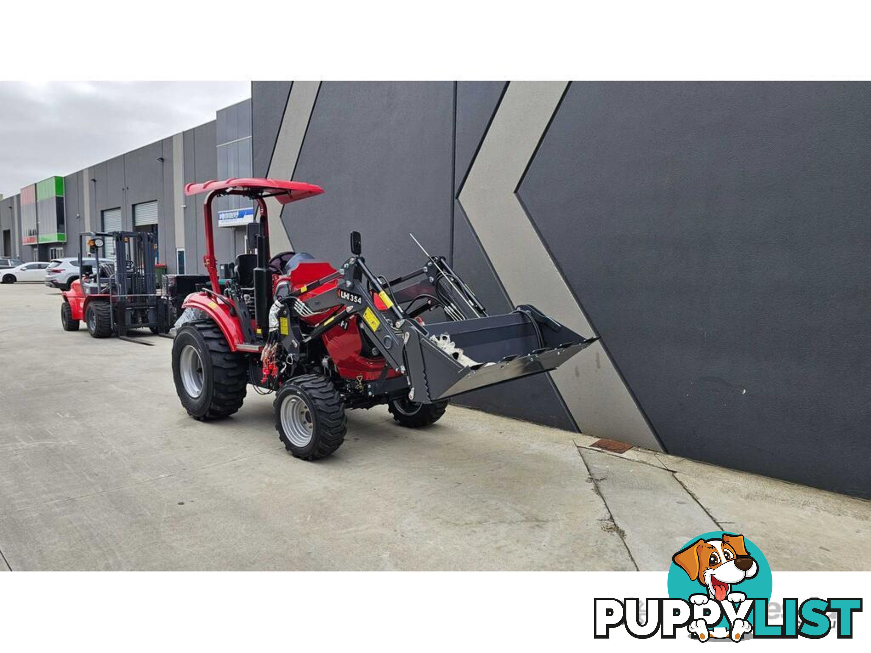 NEW UHI 35HP 4WD TRACTOR WITH 7 ATTACHMENTS (WA ONLY)