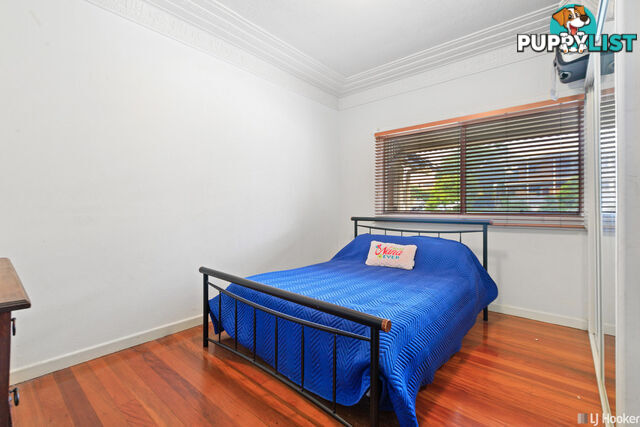 43 Birdwood Road HOLLAND PARK WEST QLD 4121