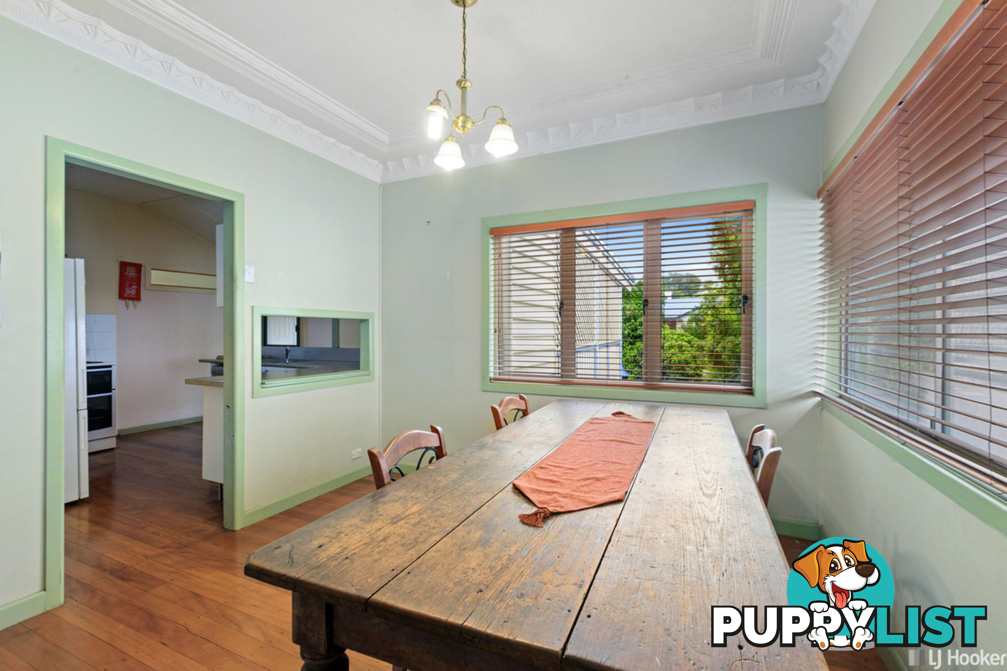 43 Birdwood Road HOLLAND PARK WEST QLD 4121