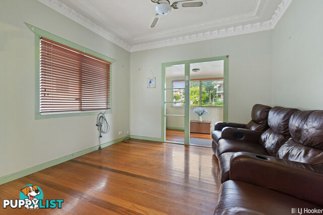 43 Birdwood Road HOLLAND PARK WEST QLD 4121