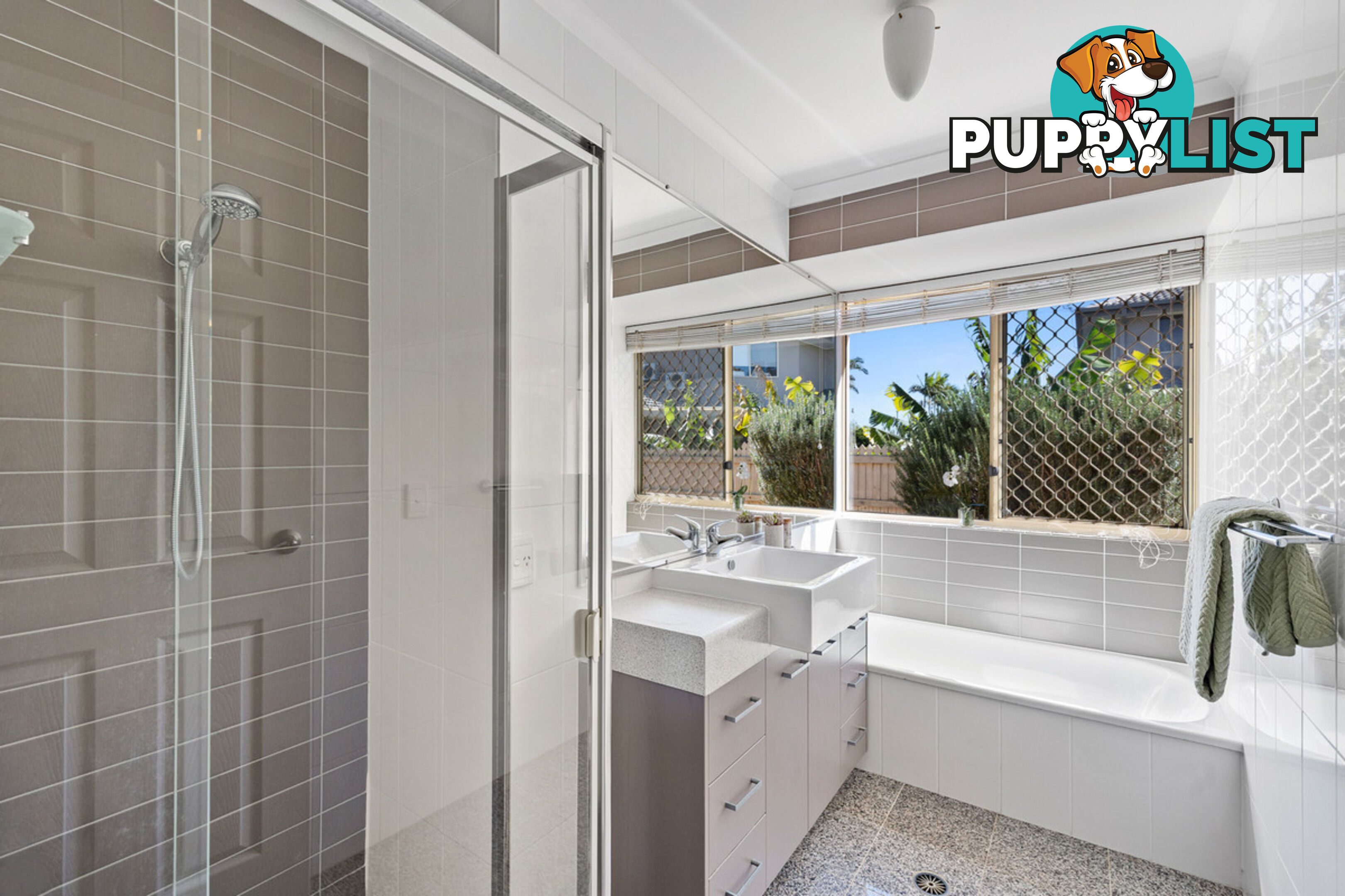 11 John Samuel Place ORMISTON QLD 4160