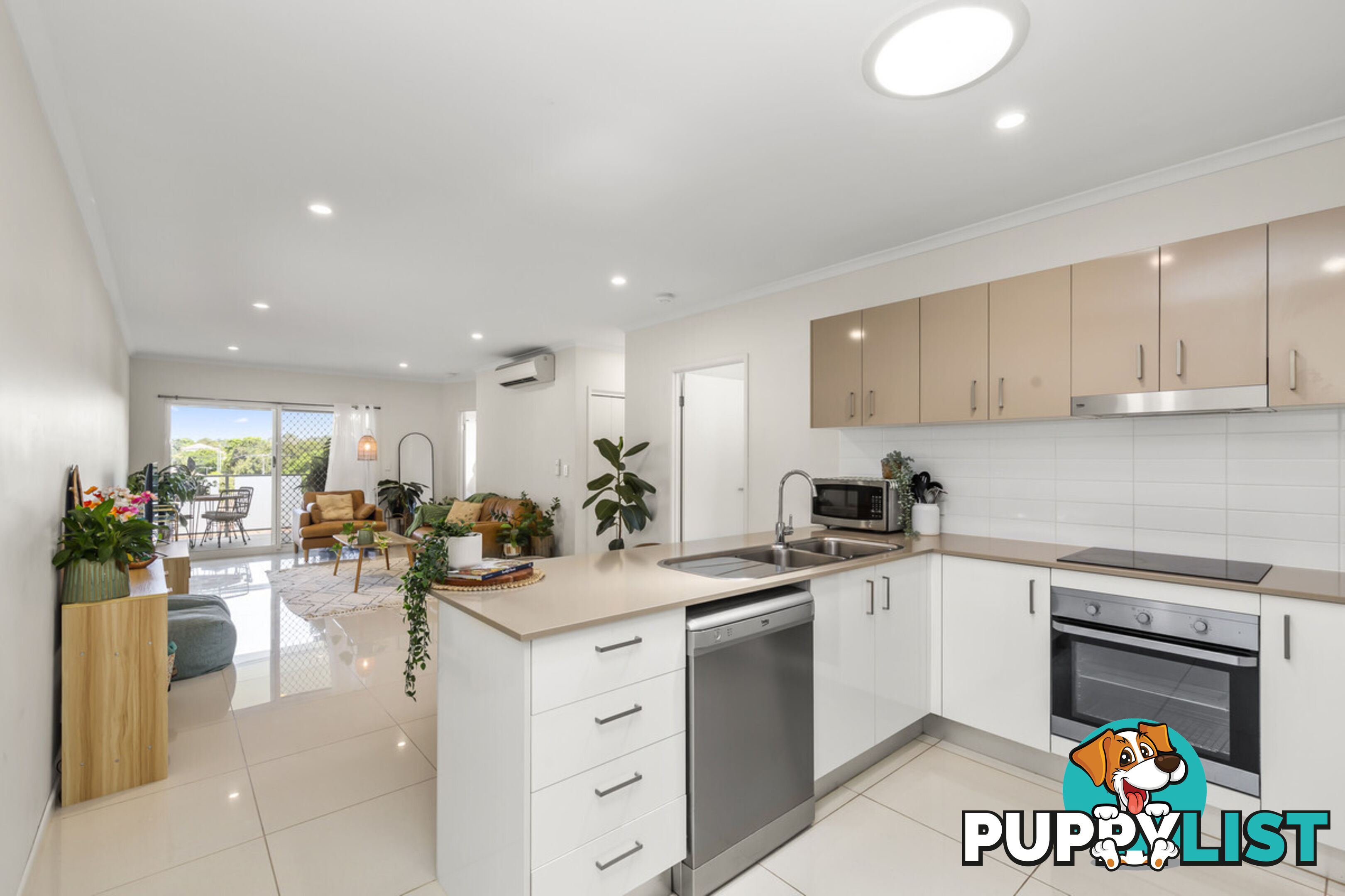 10/34 Emsworth Street WYNNUM QLD 4178