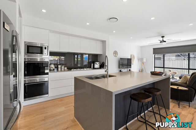 5 Moores Road REDLAND BAY QLD 4165