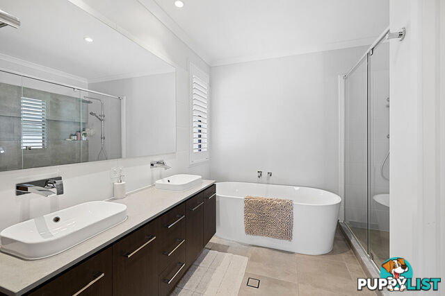 5 Moores Road REDLAND BAY QLD 4165