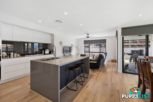 5 Moores Road REDLAND BAY QLD 4165
