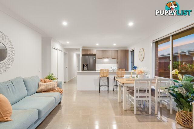 32 Viewland Crescent THORNLANDS QLD 4164