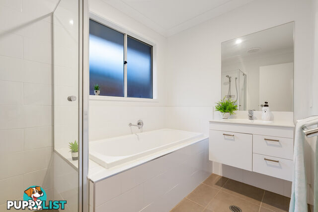 32 Viewland Crescent THORNLANDS QLD 4164