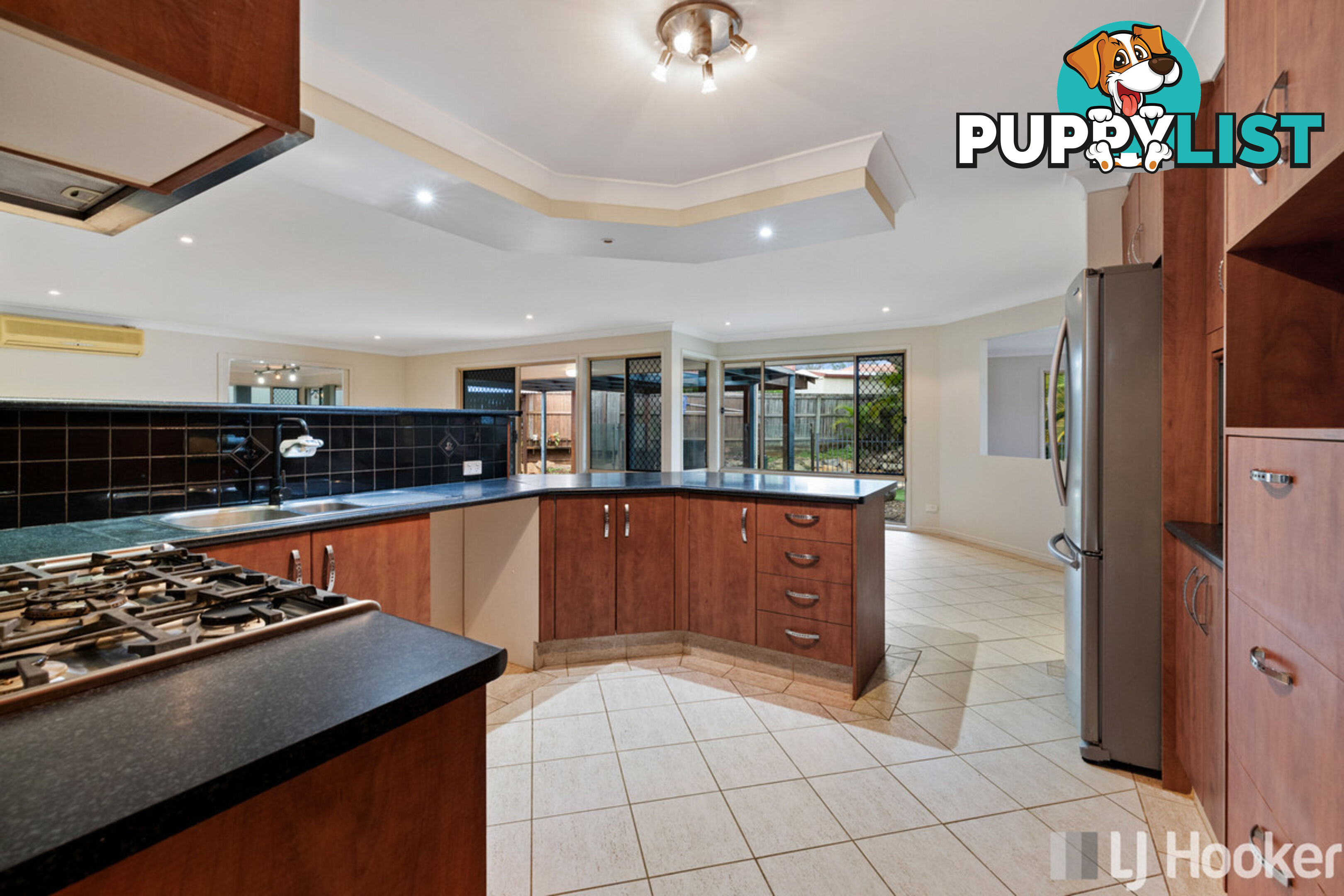 10 Lomond Place VICTORIA POINT QLD 4165