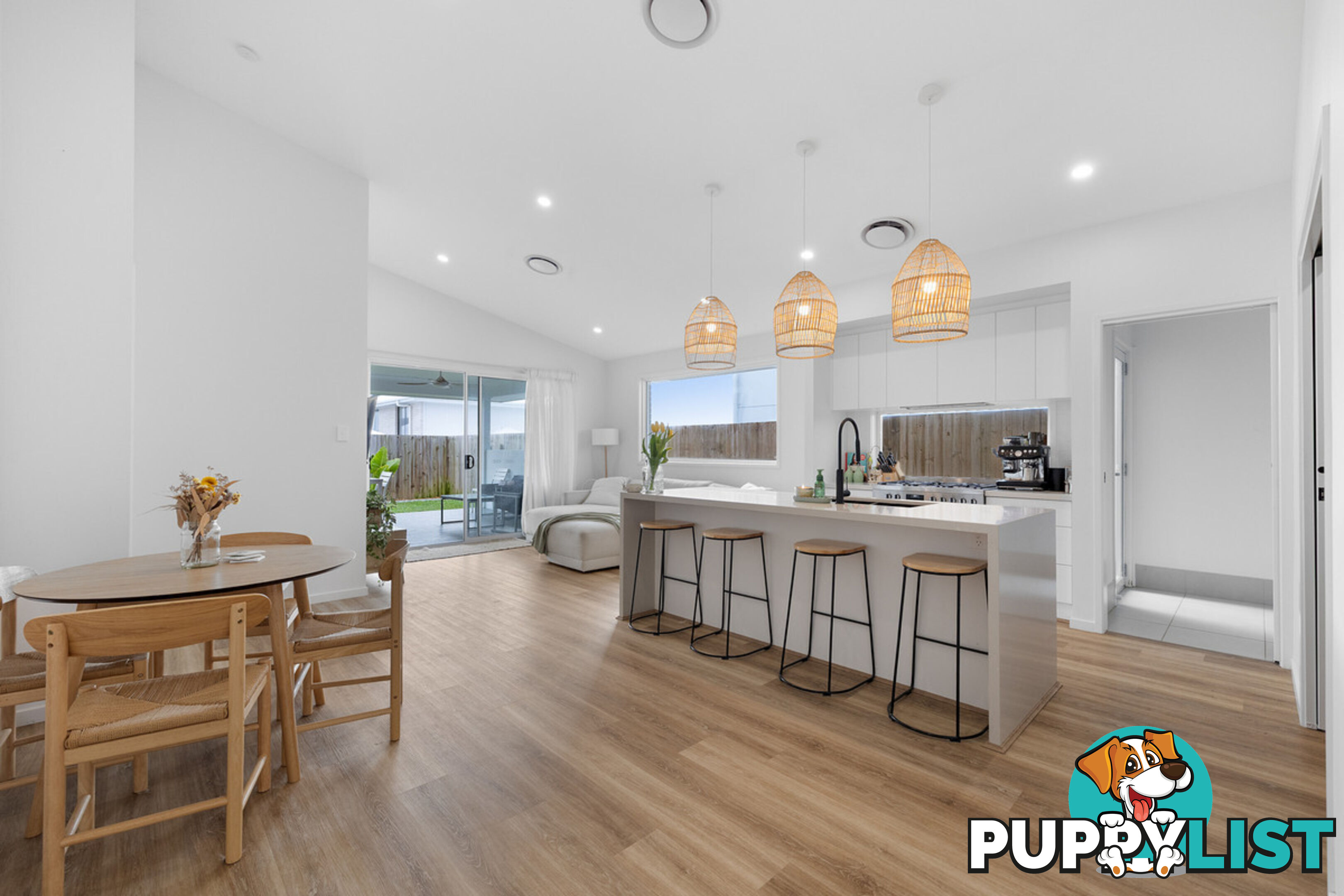 4 Needlebark Street REDLAND BAY QLD 4165