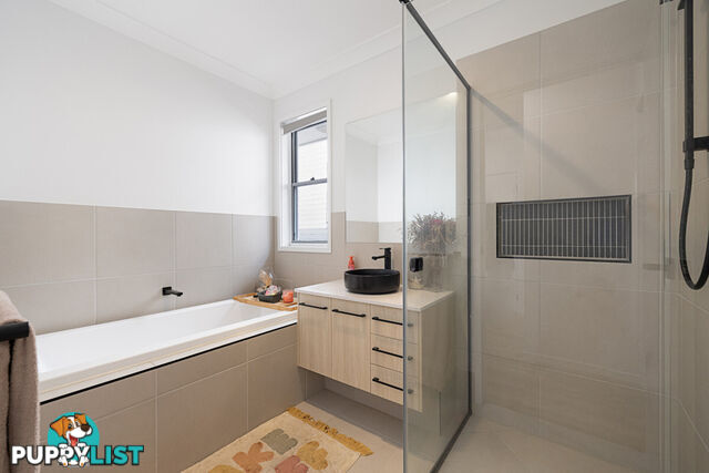4 Needlebark Street REDLAND BAY QLD 4165