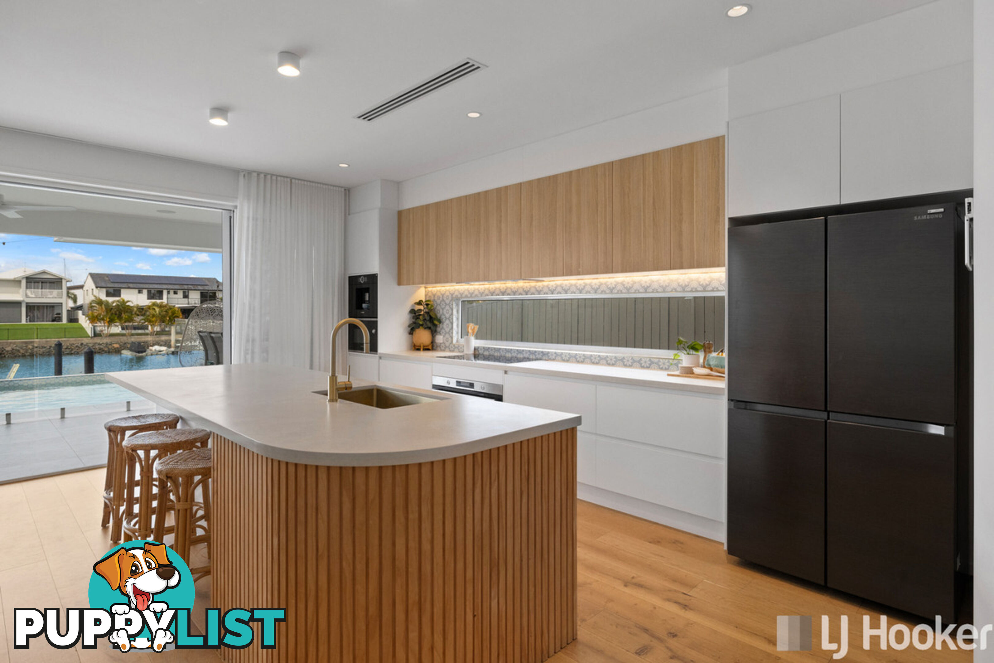 35 Compass Court RABY BAY QLD 4163