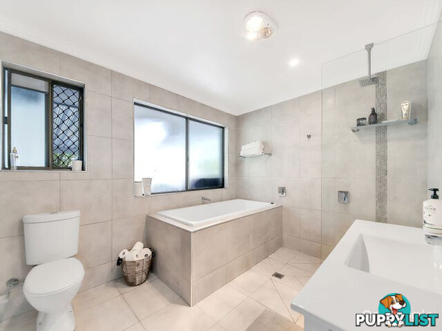 11 Saint Andrews Court VICTORIA POINT QLD 4165
