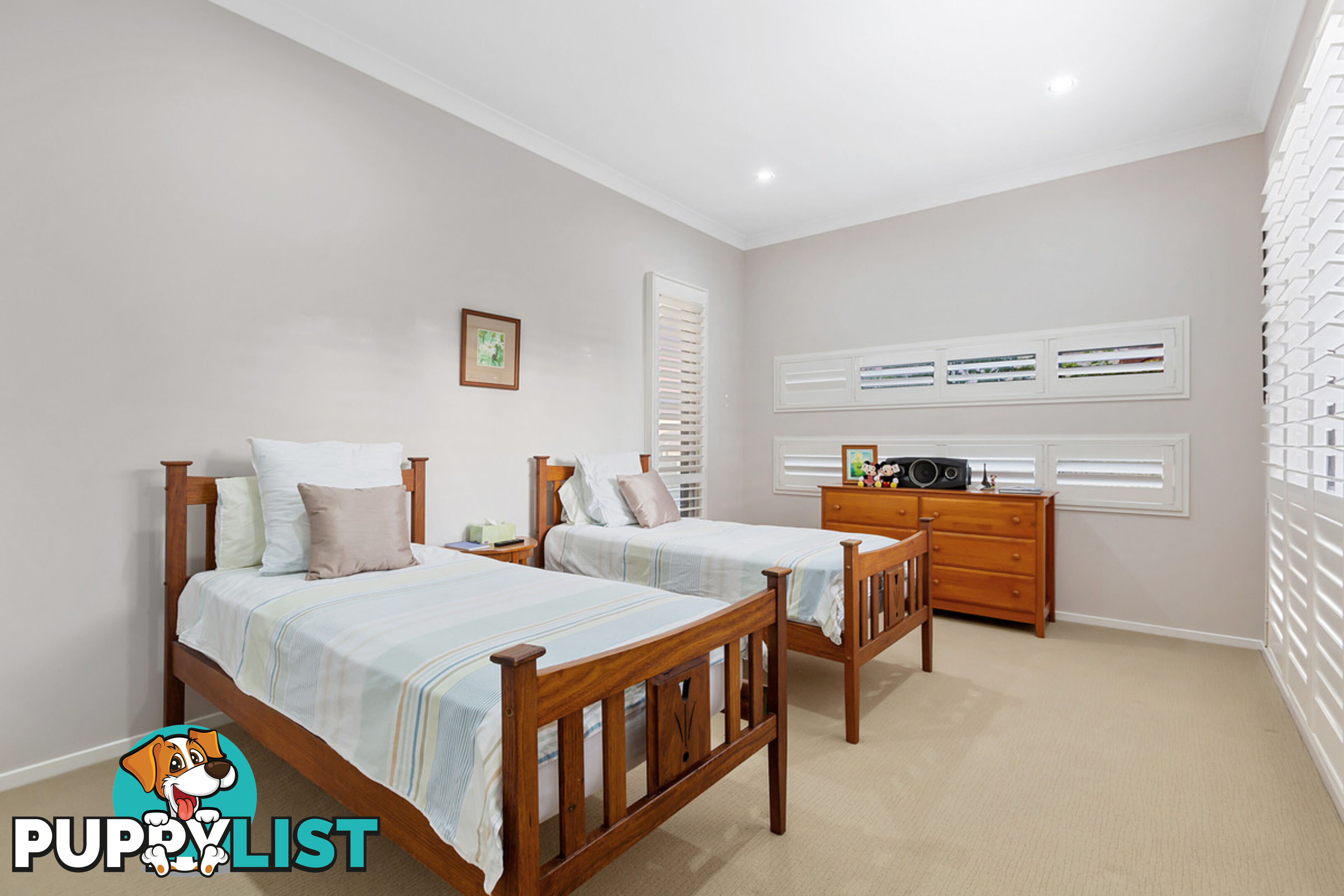 8 Lookout Court VICTORIA POINT QLD 4165