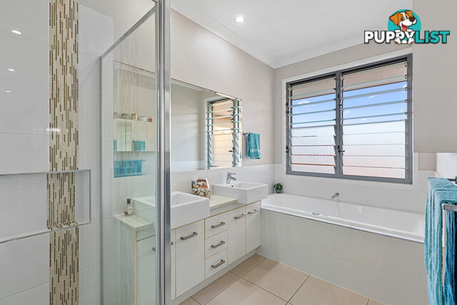 8 Lookout Court VICTORIA POINT QLD 4165