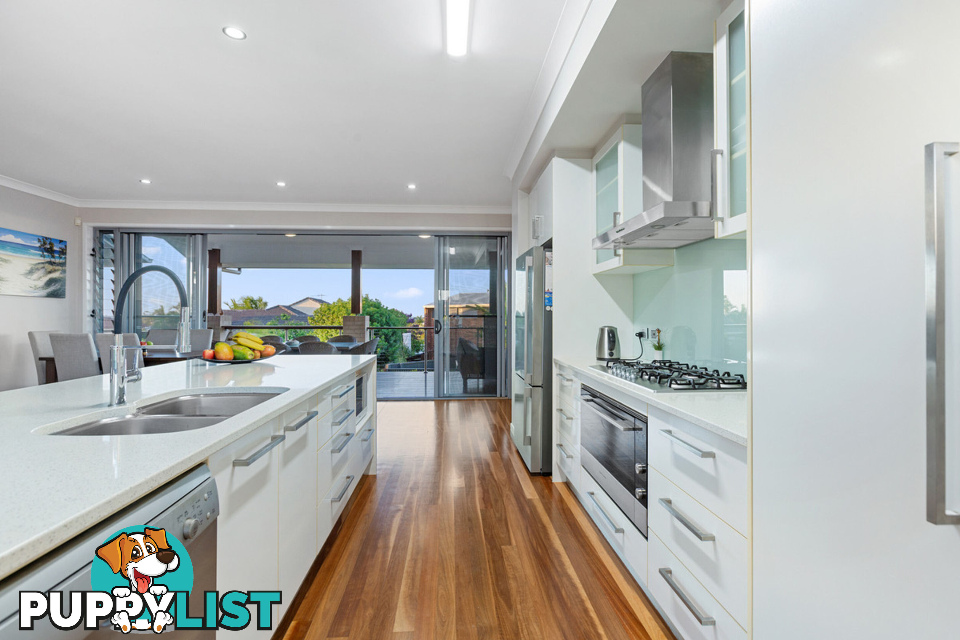 8 Lookout Court VICTORIA POINT QLD 4165