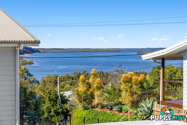 68 Prior Way RUSSELL ISLAND QLD 4184