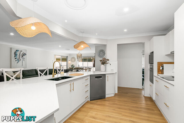 15 Tathra Court REDLAND BAY QLD 4165