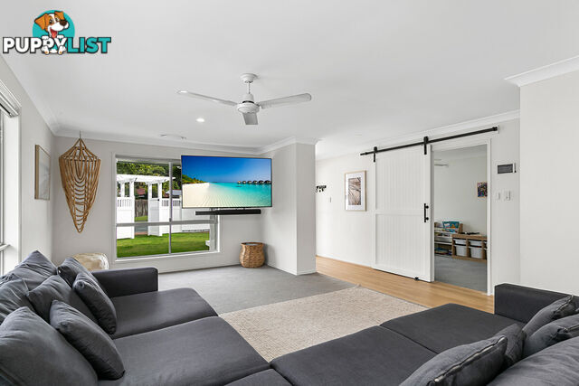 15 Tathra Court REDLAND BAY QLD 4165